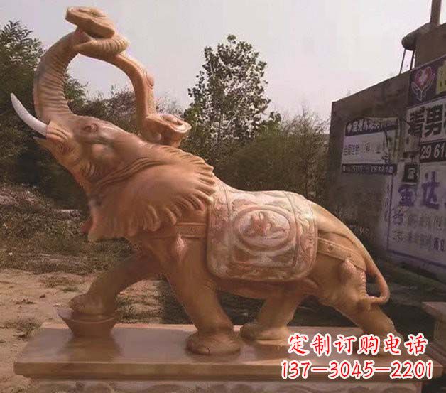上海大象雕塑鼻卷如意