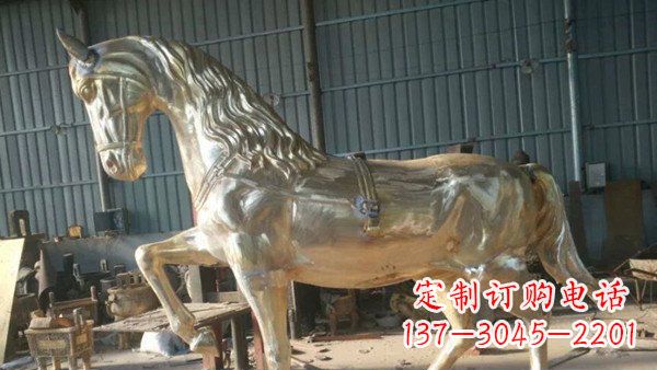 上海玻璃钢仿铜动物雕塑——给马公园带来活力