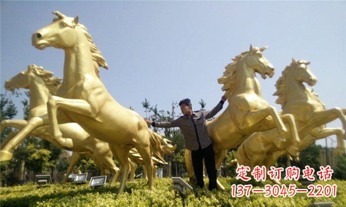 上海高雅而古典的玻璃钢马雕塑