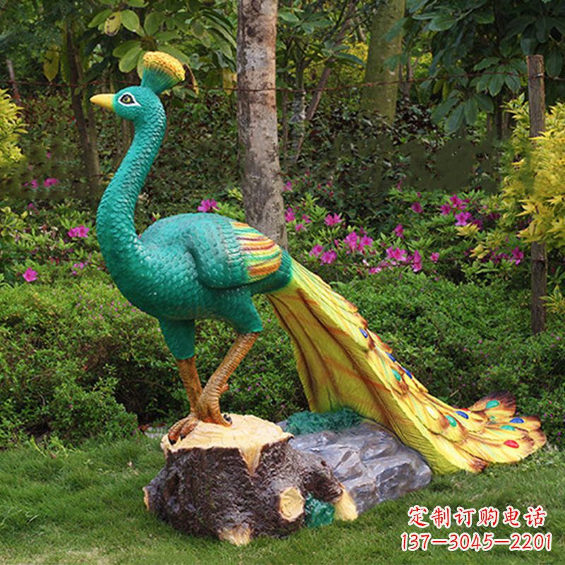 上海玻璃钢制作的孔雀雕塑