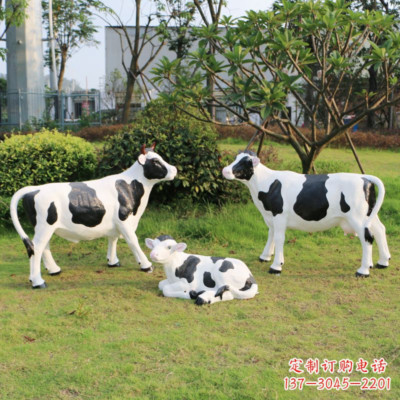 上海玻璃钢仿真奶牛雕塑 (2)