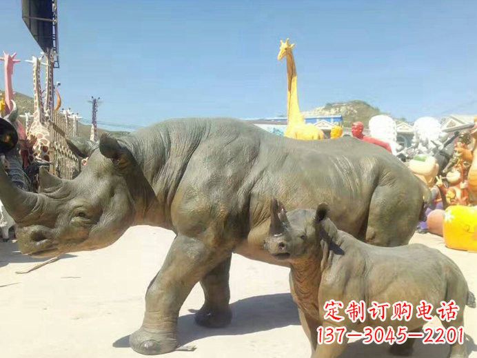 上海玻璃钢制犀牛雕塑——精美外形、质感出众