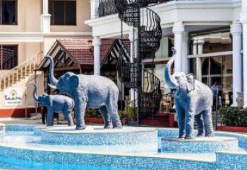 上海真实大象雕塑，为你的别墅泳池增添灵动之美