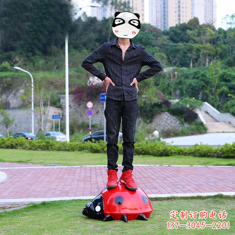 上海玻璃钢七星瓢虫雕塑艺术的精灵