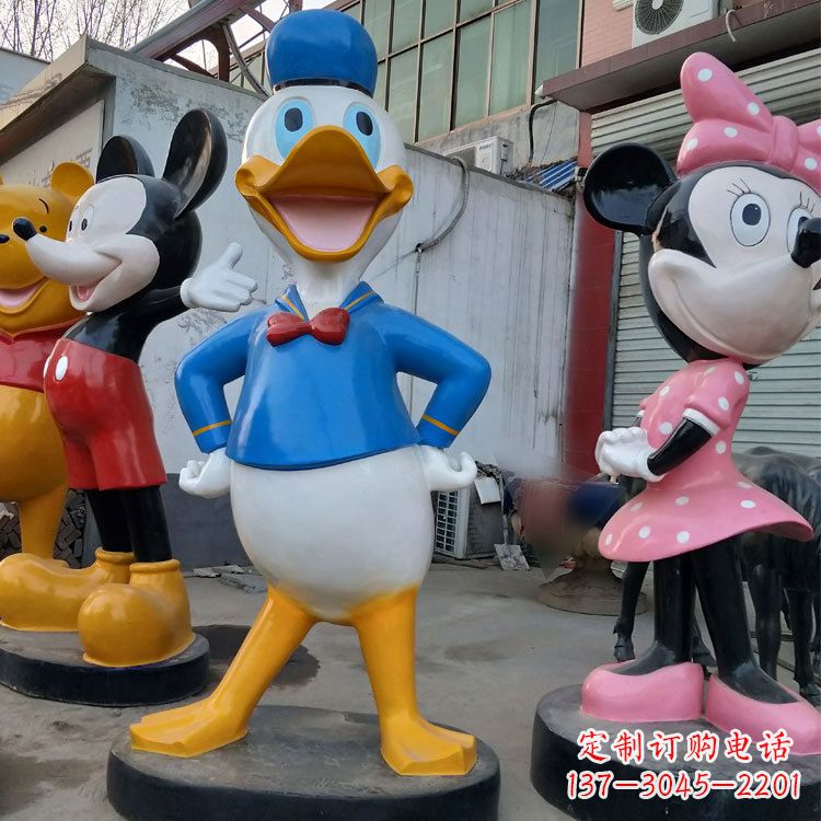 上海玻璃钢老鼠雕塑