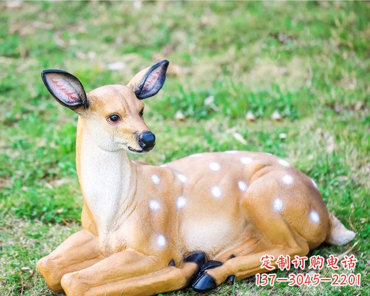 上海玻璃钢卧姿梅花鹿雕塑