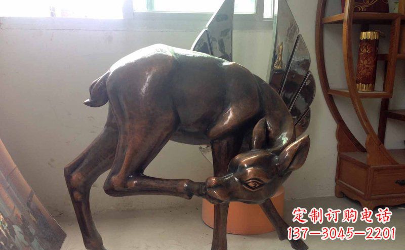 上海玻璃钢小鹿仿铜动物雕塑