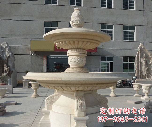 上海菠萝雕塑点缀小区景观的精美艺术品