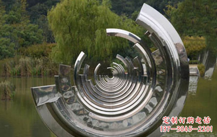 上海不锈钢半圆字母景观雕塑——美化环境的艺术