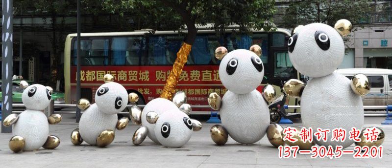 上海不锈钢熊猫雕塑——传承中国文化精髓
