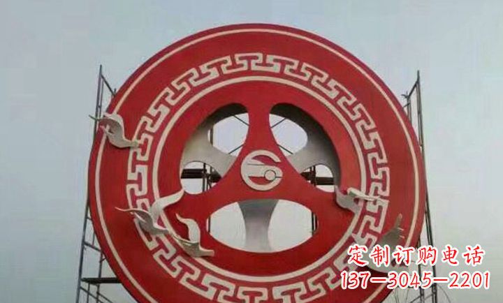 上海不锈钢齿轮雕塑象征着时代进步