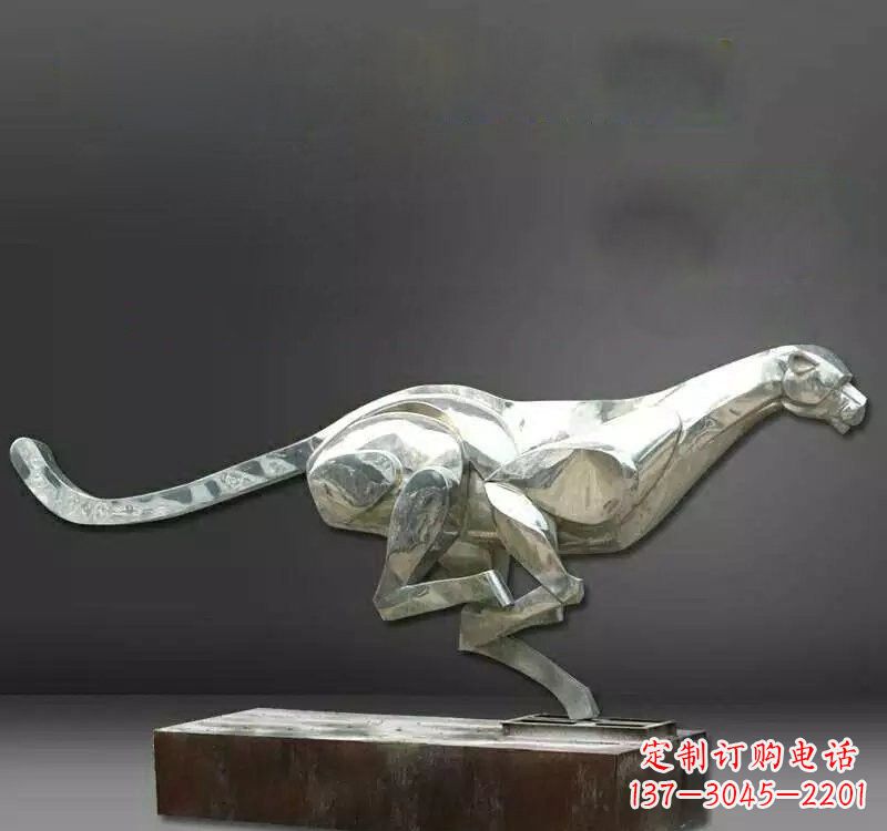 上海不锈钢豹子雕塑一种精美的雕塑艺术