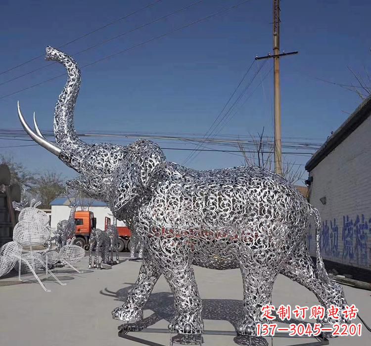 上海不锈钢大象雕塑象征力量与美丽