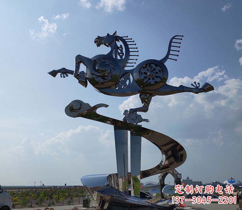 上海不锈钢大型马踏飞燕景观雕塑集艺术与自然于一体