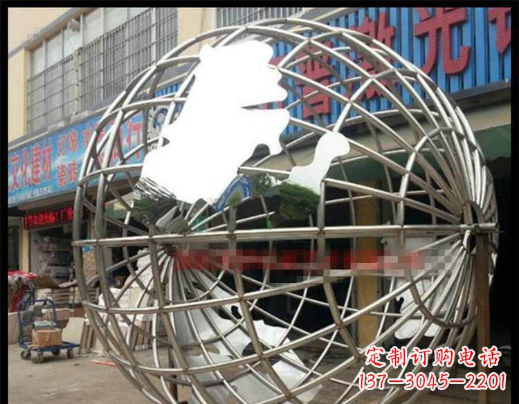 上海纪念地球的不锈钢雕塑