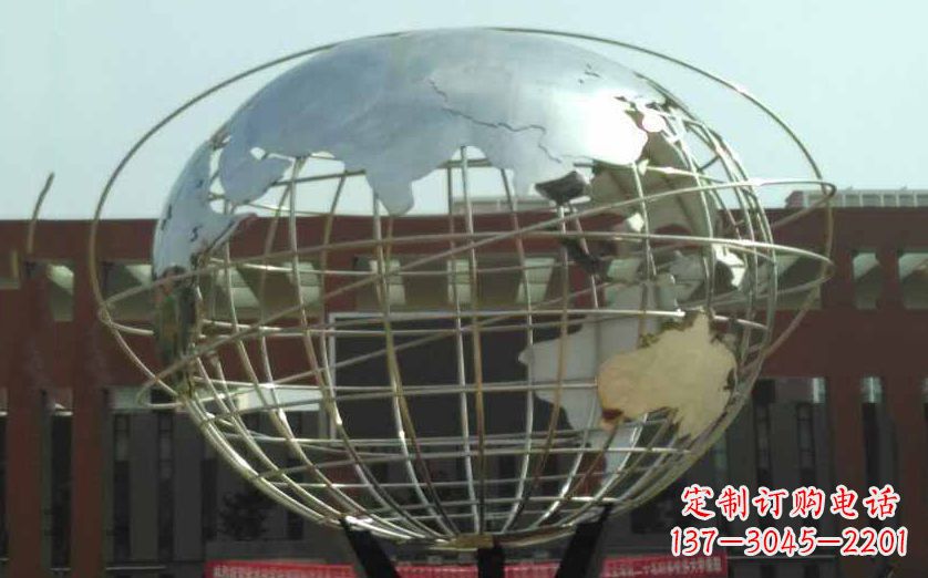 上海不锈钢地球仪雕塑象征地球的美丽