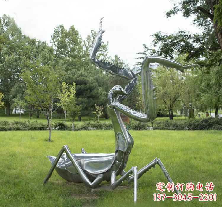 上海不锈钢螳螂雕塑精雕细琢的艺术瑰宝