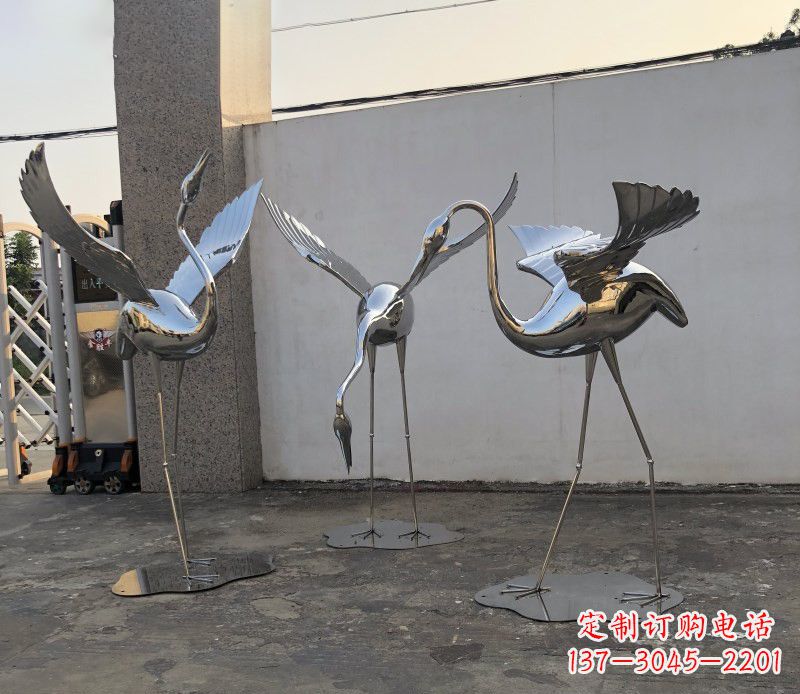 上海不锈钢锻造的丹顶鹤雕塑