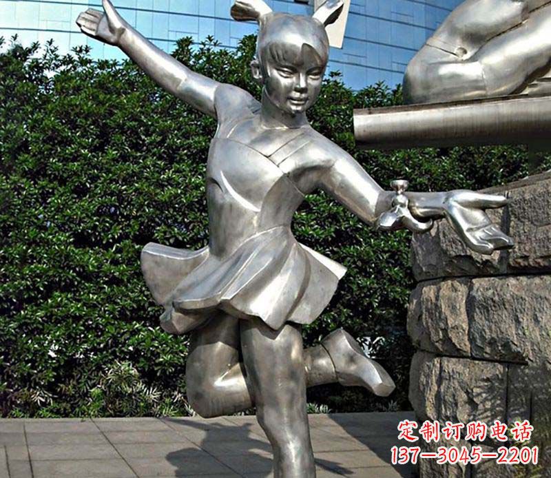 上海不锈钢儿童踢毽子雕塑传承传统文化