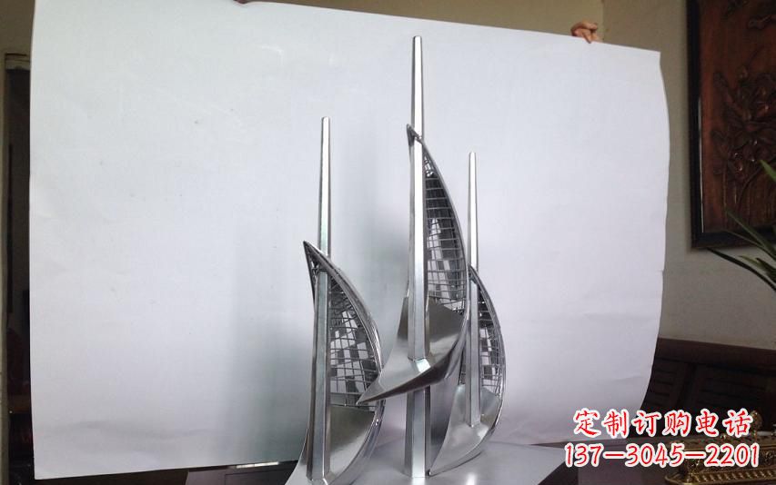 上海不锈钢帆船雕塑传承精神的象征