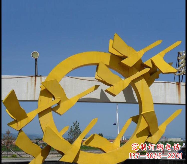 上海不锈钢大雁雕塑点缀公园美景