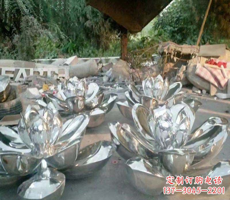 上海不锈钢荷花雕塑给公园带来灿烂美景