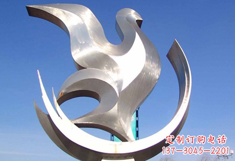 上海不锈钢鸽子雕塑美丽的象征