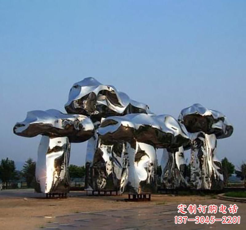 上海不锈钢镜面蘑菇雕塑精致灵动的美学