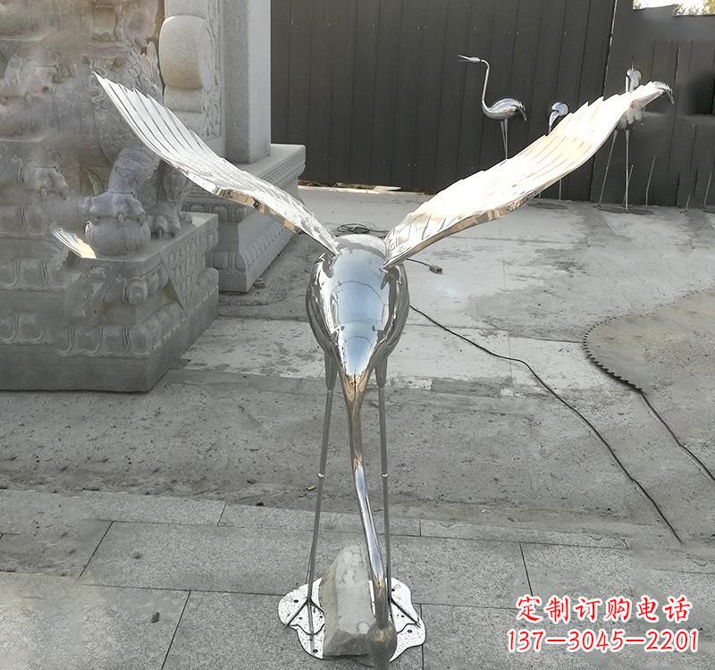 上海不锈钢仙鹤雕塑美丽与坚固并存