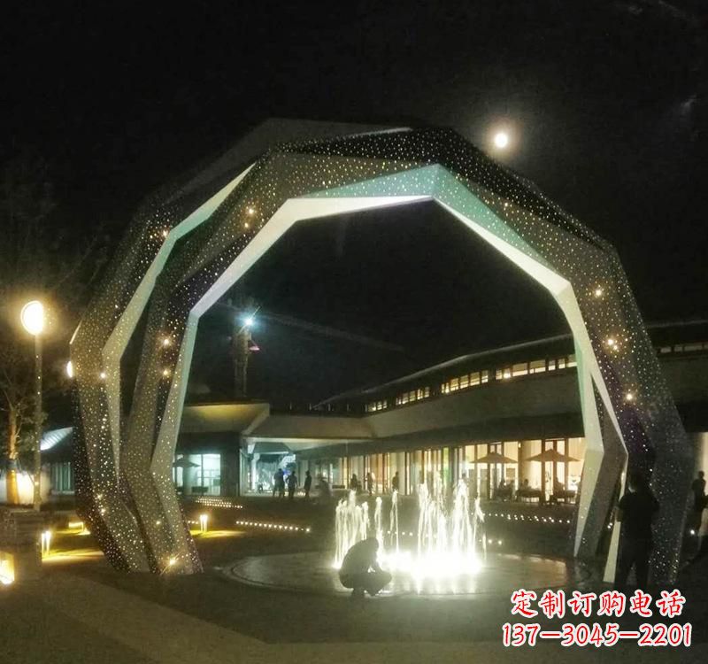上海不锈钢户外拱门雕塑精美线条点缀美景