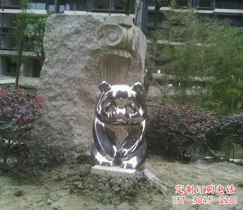 上海不锈钢熊猫雕塑它的美丽与魅力