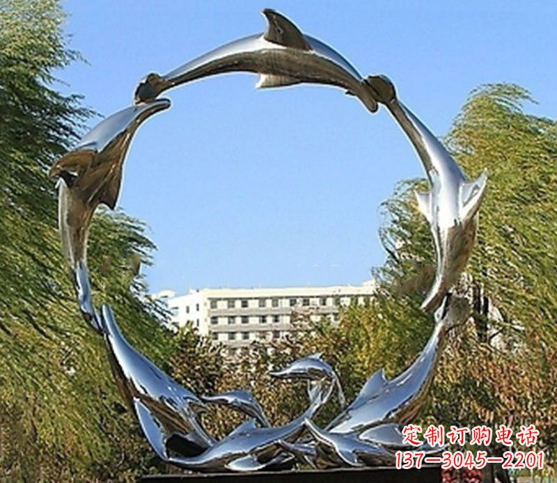 上海该雕塑的内容、设计理念和文化意义。