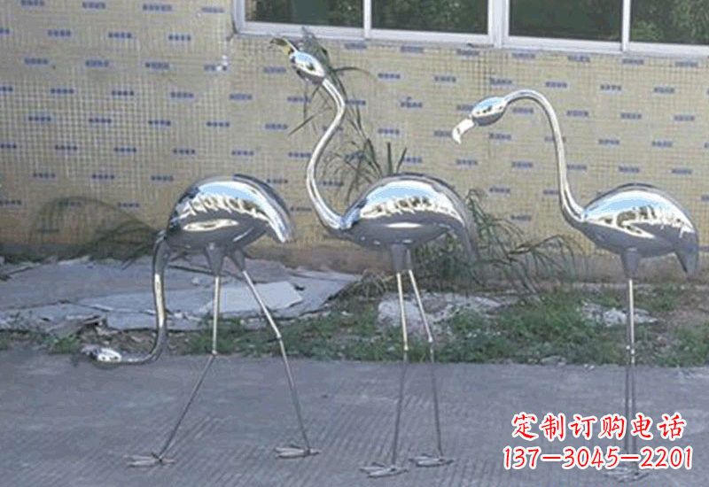 上海不锈钢火烈鸟雕塑给人以美好的视觉享受
