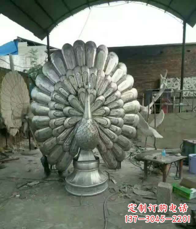 上海该孔雀雕塑