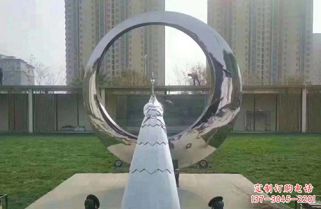上海不锈钢孔雀雕塑精美外形,精美细节