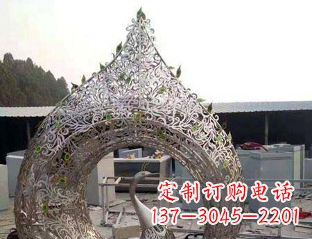 上海不锈钢镂空孔雀雕塑精美的艺术之作