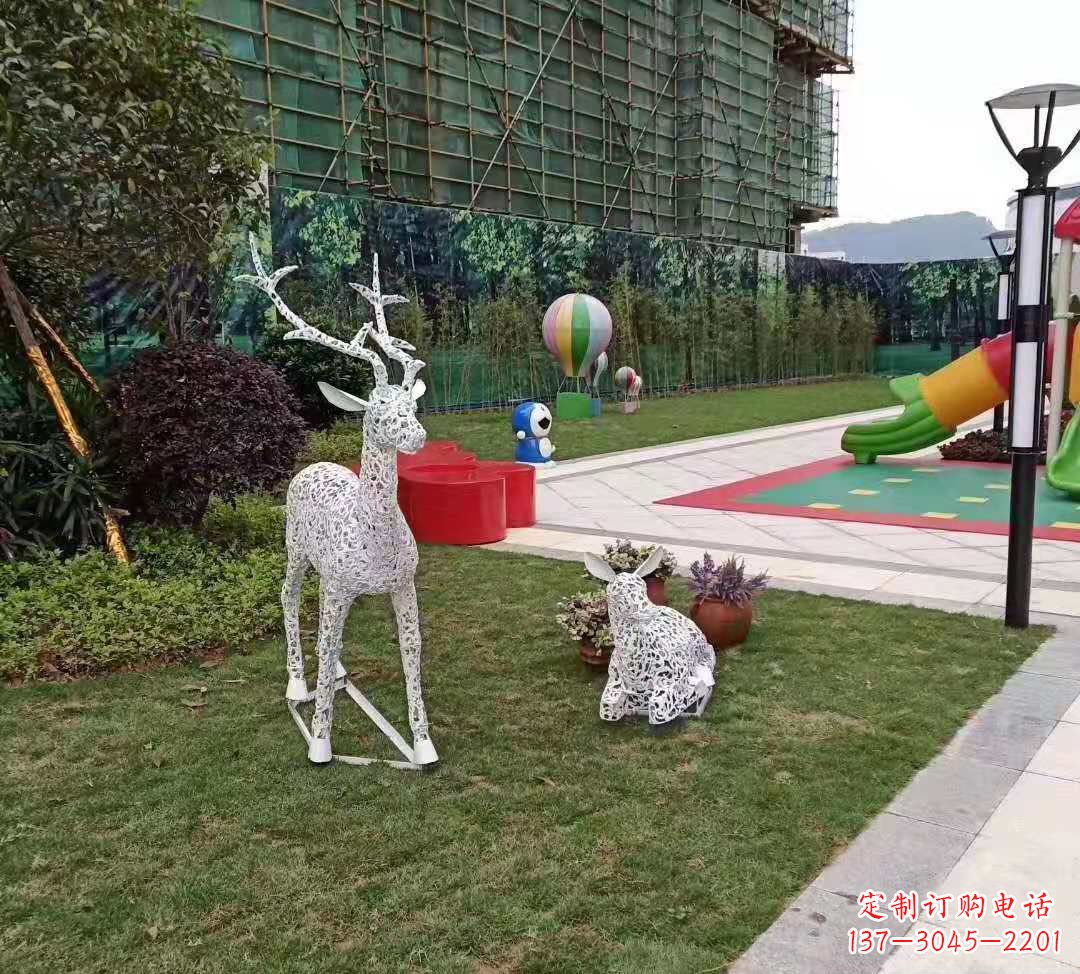 上海不锈钢梅花鹿雕塑点亮公园景观