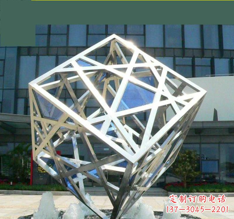 上海不锈钢镂空魔方雕塑艺术与智慧的完美结合