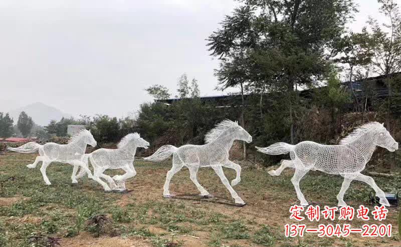 上海不锈钢马雕塑勇往直前