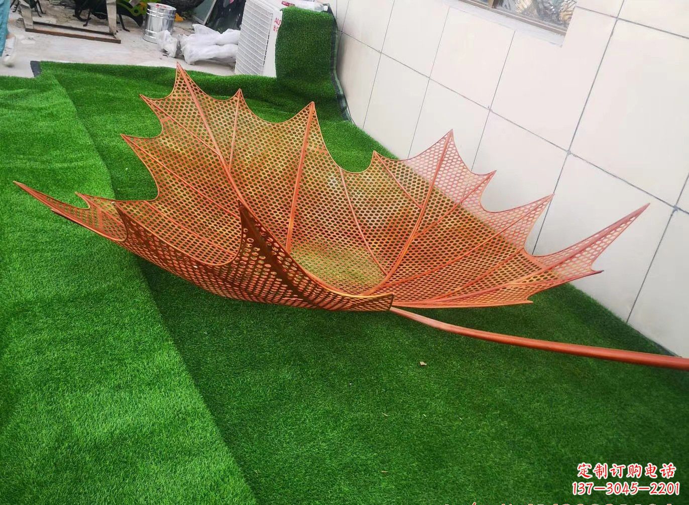 上海镂空树叶雕塑精彩细节点缀着精美自然风景