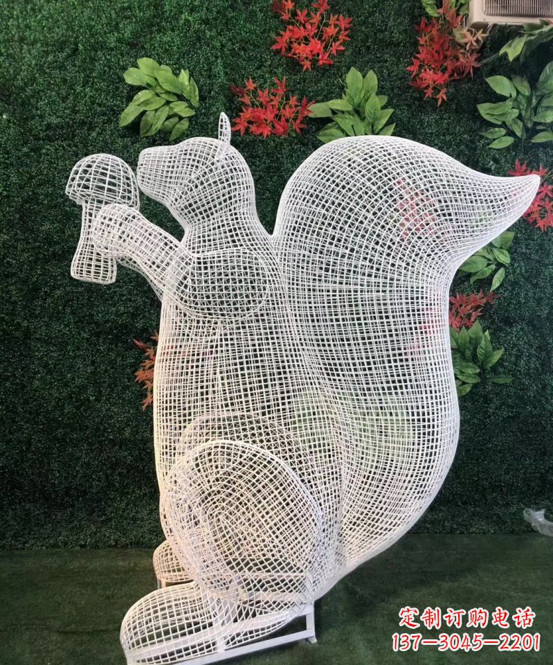 上海不锈钢松鼠雕塑展现自然的美