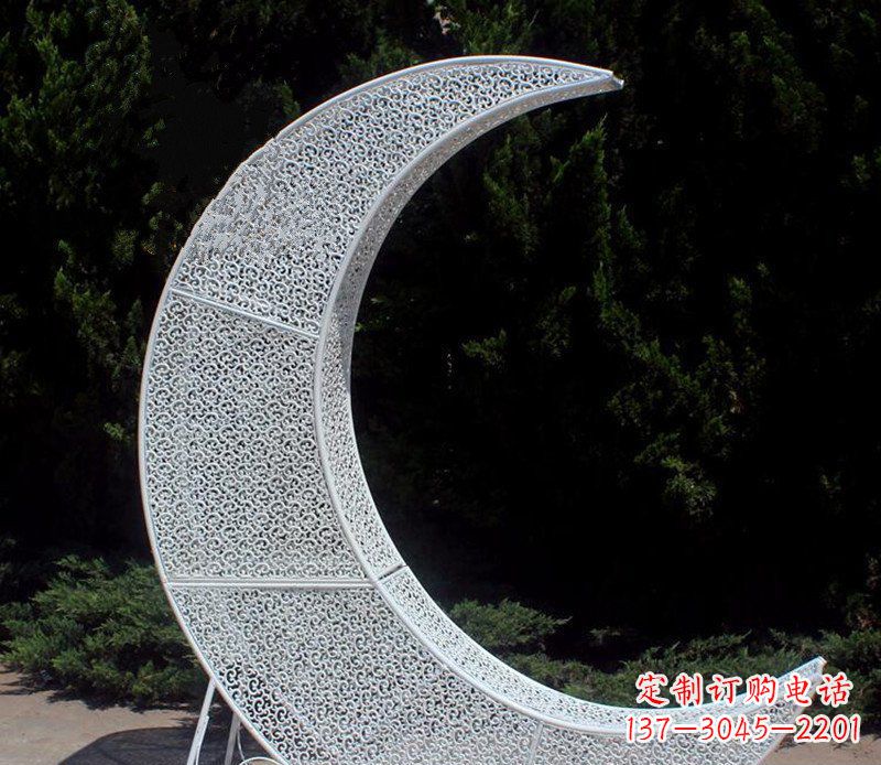上海不锈钢镂空月亮公园雕塑浪漫而又神奇
