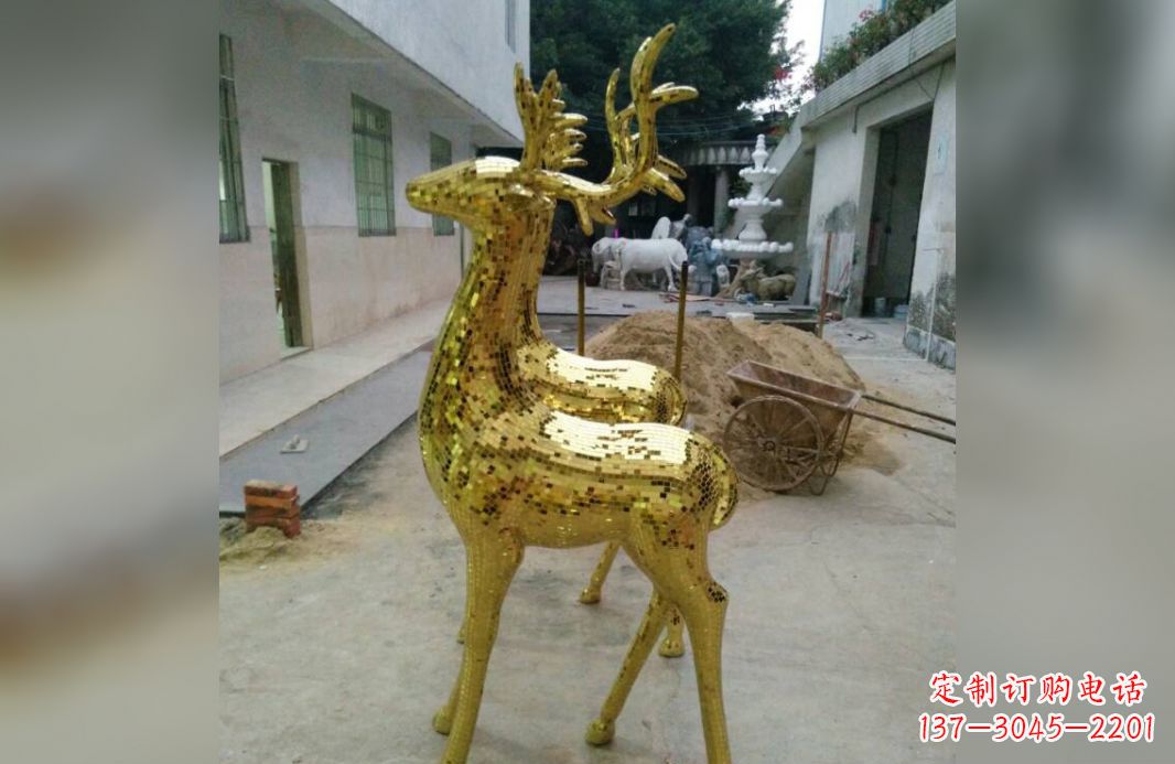 上海不锈钢鹿公园的动物雕塑
