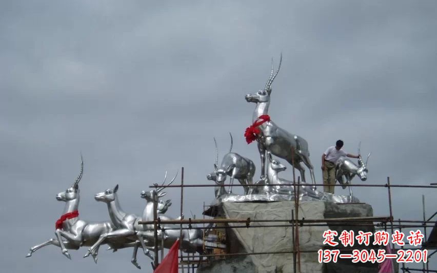 上海不锈钢动物雕塑——美丽宁静的自然之美