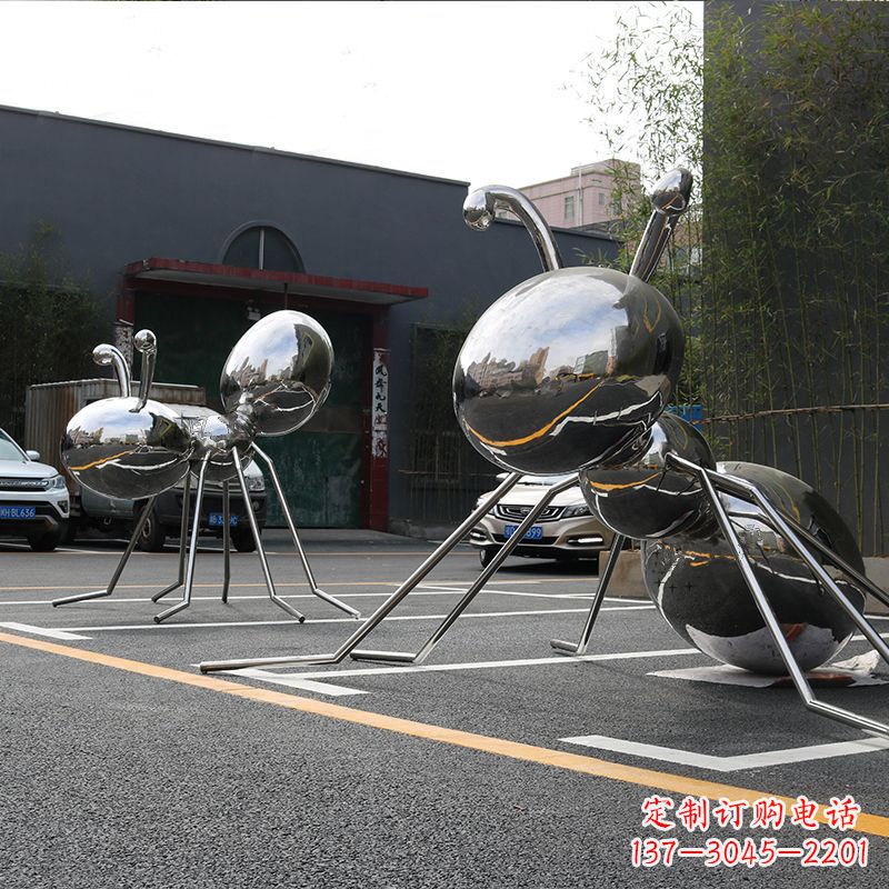 上海蚂蚁雕塑给城市街道带来活力