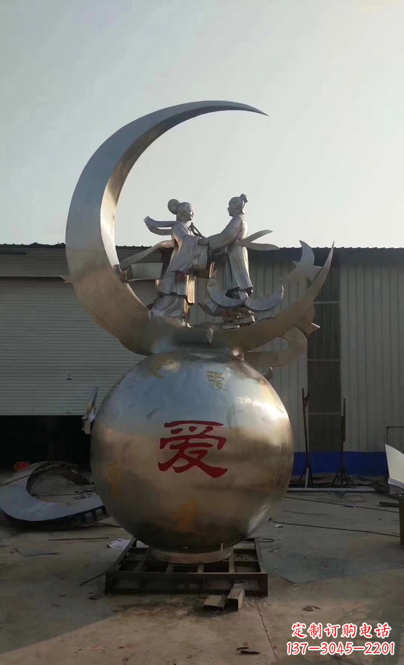 上海不锈钢牛郎织女雕塑传承爱情的象征