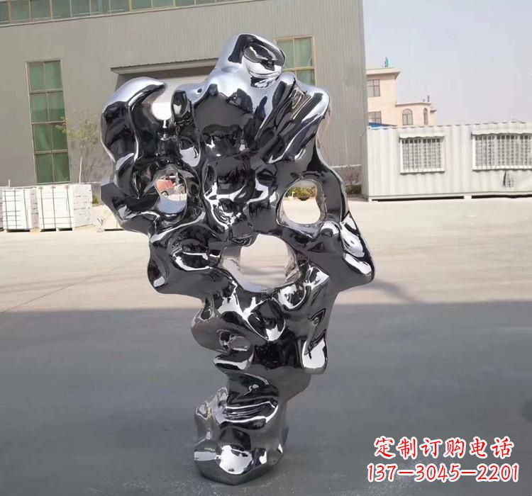 上海太湖石雕塑精美的艺术瑰宝
