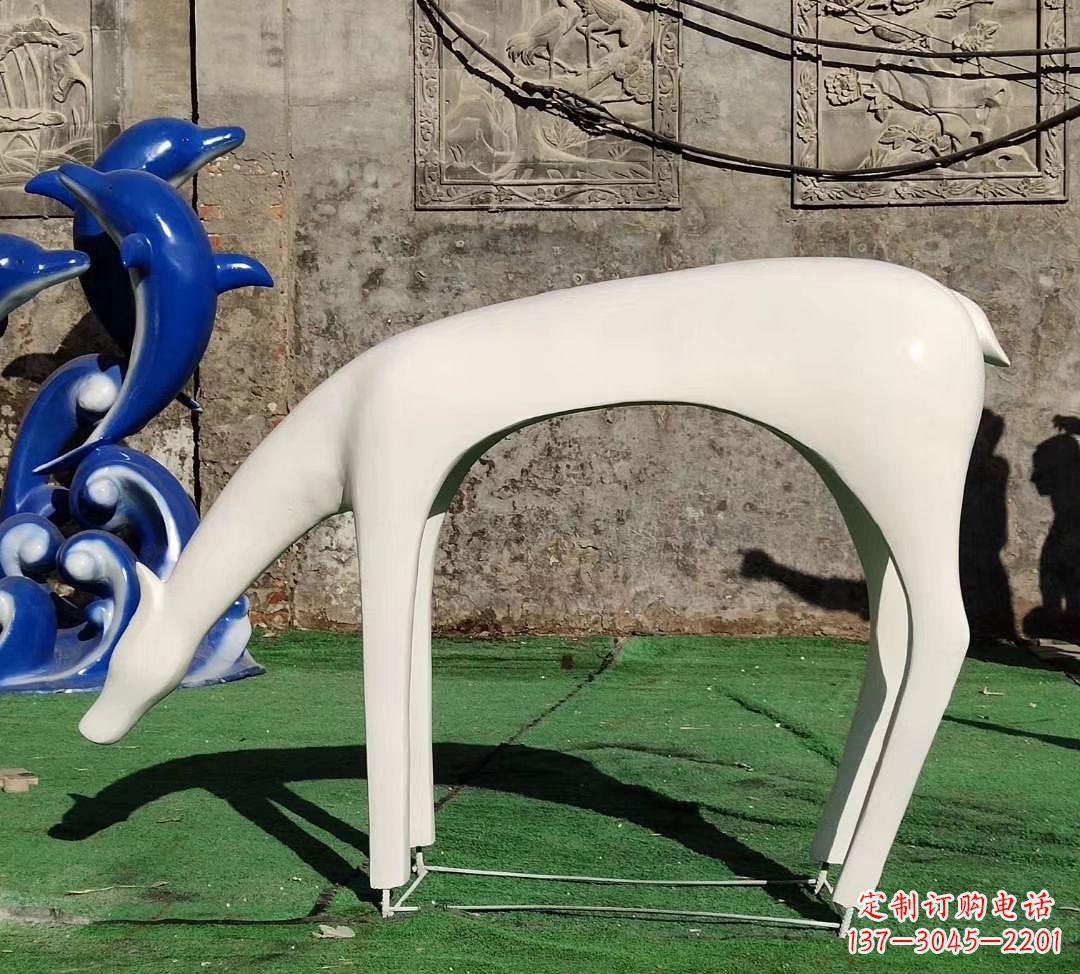上海不锈钢喷漆艺术小鹿雕塑