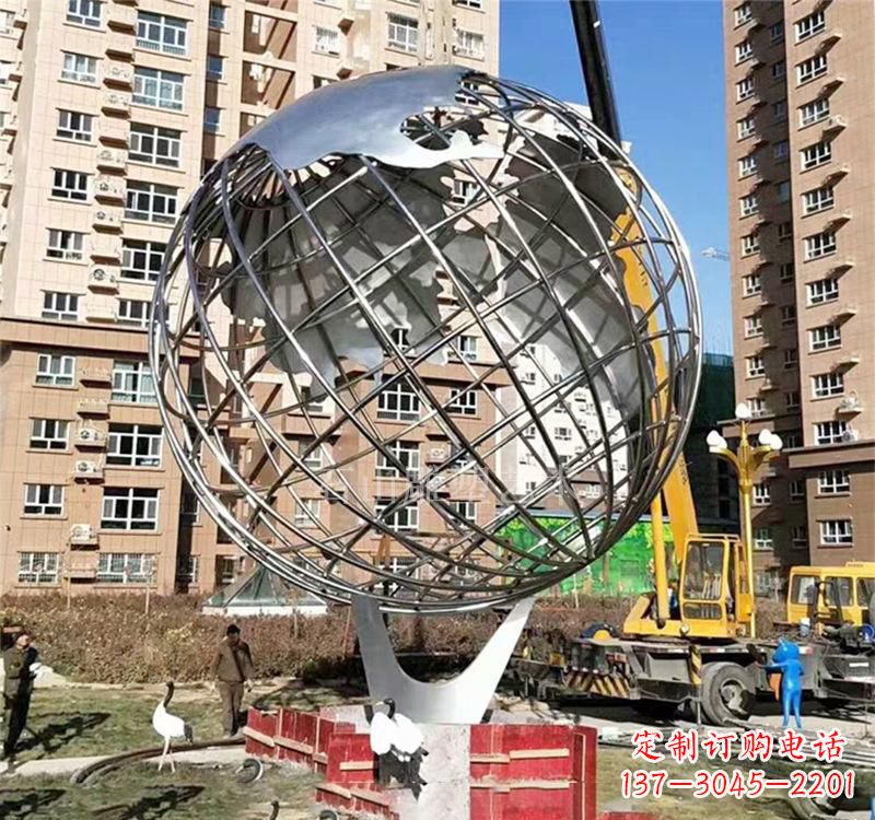 上海不锈钢地球仪雕塑以艺术表达地球的美