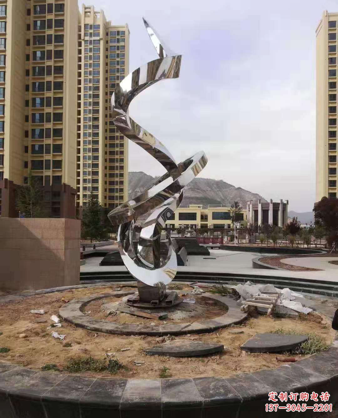 上海飘带雕塑美化城市空间的艺术